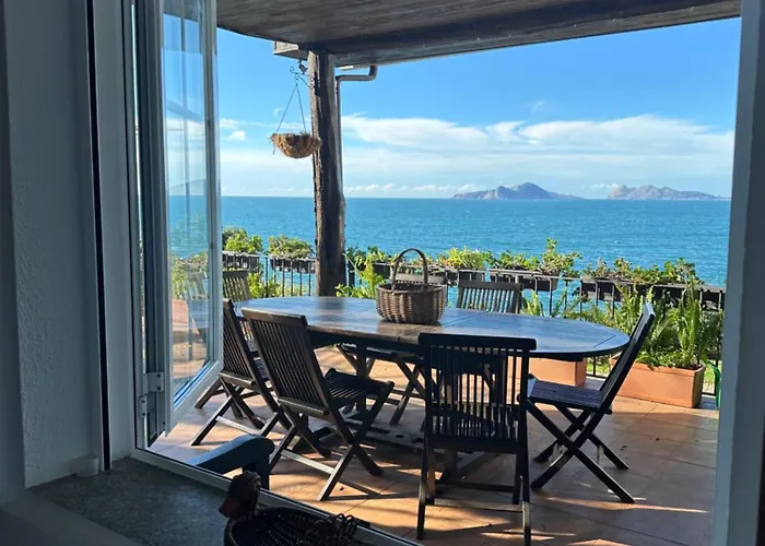 Peregrinos Al Pie Del Camino Vigo